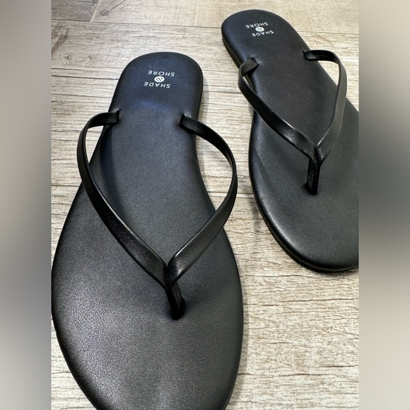 Women's Cali Flip Flop Sandal in Black - Picture 2 of 3